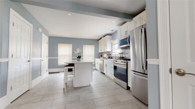 11 Crane St, Pawtucket, RI 02860 - photo 2