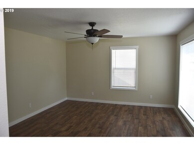 2948 Field St, Longview, WA 98632 - photo 3