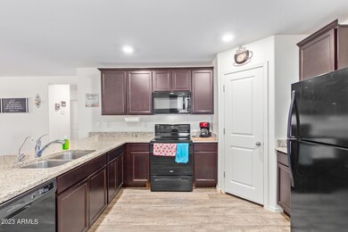 05 Kitchen