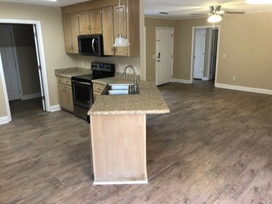 DEN/KITCHEN