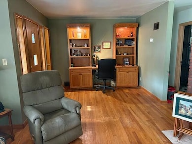 8806 W Puetz Rd, Franklin, WI 53132 - photo 7