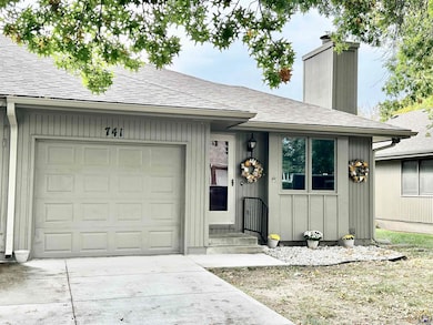 741 SW Mifflin Rd, Topeka, KS 66606 - photo 3