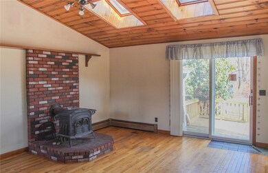 132 Touisset Rd, Warren, RI 02885 - photo 3