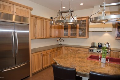05 kitchen w fridge 3