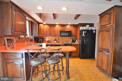1625 Allen Ave, Allentown, PA 18103 - photo 3