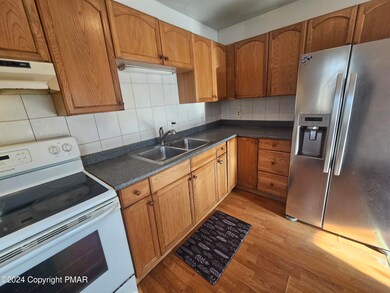 1392 Maywood Dr, Tobyhanna, PA 18466 - photo 7