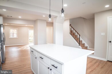 2001 Mayflower Dr, Woodbridge, VA 22192 - photo 5