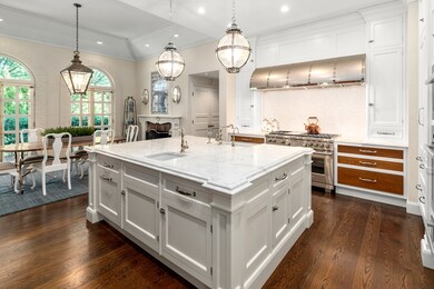 11 Scotch Pine Cir, Wellesley Hills, MA 02481 - photo 4