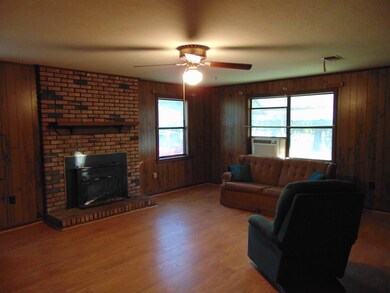 2027 E Railroad Ave, Wesson, MS 39191 - photo 7