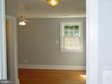 19112 Windsor Rd, Triangle, VA 22172 - photo 2