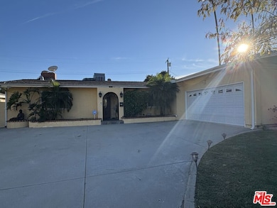 20424 Marilla St, Chatsworth, CA 91311 - photo 2