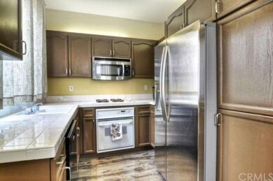 Plenty of cabinet space, built-in oven & gas range