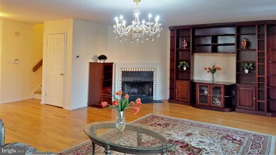 17 Exeter Ct, Princeton, NJ 08540 - photo 4