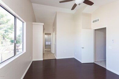 6406 W Mercer Lane-16
