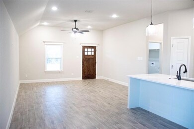 108 Clover Cir, Weatherford, TX 76086 - photo 3