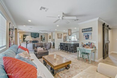 6-web-or-mls-W Golden Ln-006