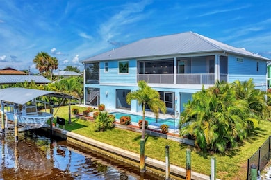 Canal waterfront & Boat Lift