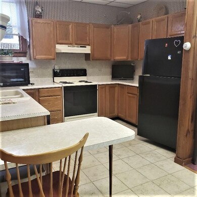 70 Pengrove St, Cranston, RI 02920 - photo 7