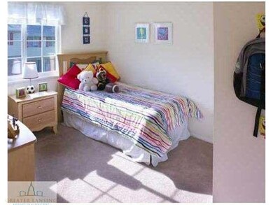 933 Vincent Ct unit 206, Lansing, MI 48910 - photo 6