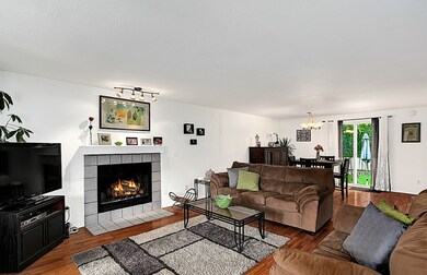 5105 159th Place SW unit B, Edmonds, WA 98026 - photo 2