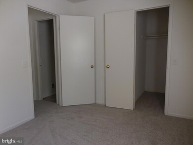 17 Cross Laurel Ct, Germantown, MD 20876 - photo 6