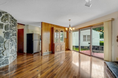 2017 W 4th St, Cedar Falls, IA 50613 - photo 6