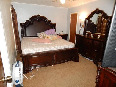 11038 Caribbean Ln, Houston, TX 77089 - photo 7