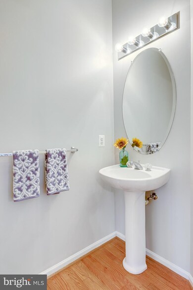 25374 Mcintyre Square, Chantilly, VA 20152 - photo 4