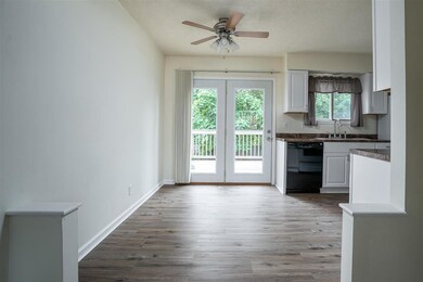 6418 Scott St, Davenport, IA 52806 - photo 3