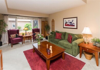 6750 School St unit 1124, Windsor Heights, IA 50324 - photo 6