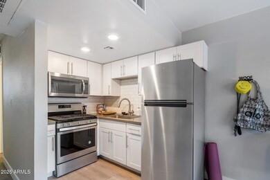 4025 N 40th St unit 36, Phoenix, AZ 85018 - photo 6