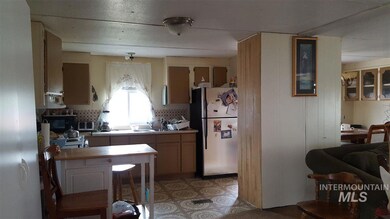 305 N 7th St W, Homedale, ID 83628 - photo 5