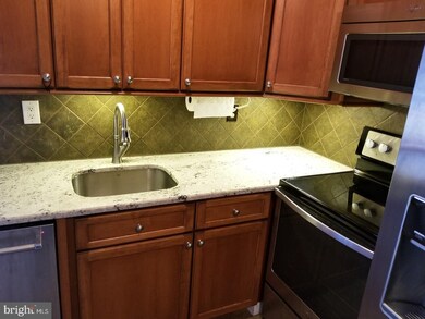 318 Blue Ridge Dr, Levittown, PA 19057 - photo 3