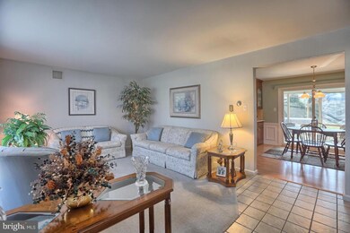 8 Country Dr, Leola, PA 17540 - photo 2