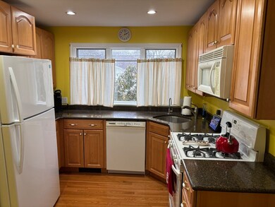 147 Haverhill St, Reading, MA 01867 - photo 4