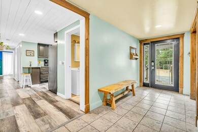 3 hodgeman foyer with hall view