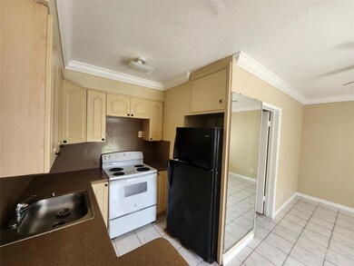 2211 Lincoln St unit 9, Hollywood, FL 33020 - photo 4