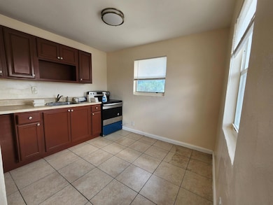 1025 13th St unit 10, West Palm Beach, FL 33401 - photo 3