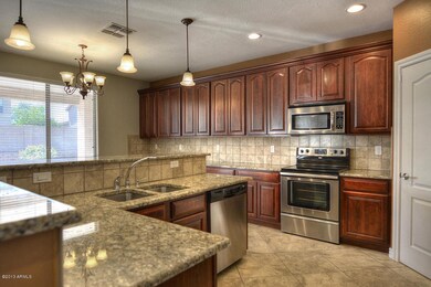 005 Kitchen