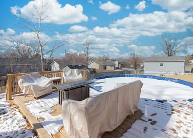 1510 N Stark St, Davenport, IA 52804 - photo 2