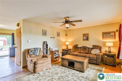 910 Bushkill Center Rd, Nazareth, PA 18064 - photo 5