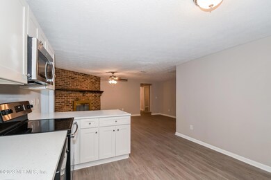 6968 Gribbin Ct, Jacksonville, FL 32210 - photo 6