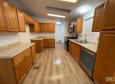 14035 Rosedale Hwy unit 81, Bakersfield, CA 93314 - photo 2