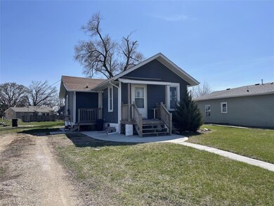 1207 E Boone St, Marshalltown, IA 50158 - photo 3