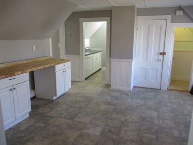 31 Arlington St unit 2, Franklin, MA 02038 - photo 4