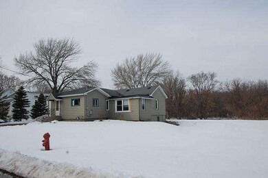 142 Fontana Ave, Fontana, WI 53125 - photo 3