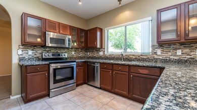 932 S Gardner DR-18