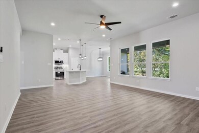 1109 Oxford Dr, Gainesville, TX 76240 - photo 5