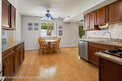 12-Int4 Kitchen