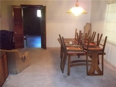 Seperate Formal Dining Room.